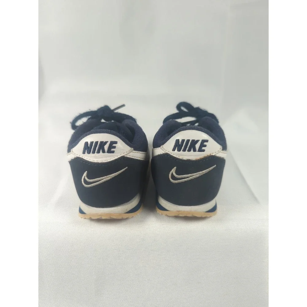 Nike product pair